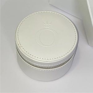 Prandora round jewelry box
